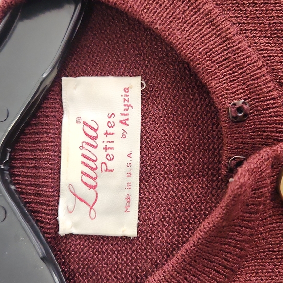LAURA PETITE BY ALYZIA 2PC  SKIRT AND BOTTON DOWN SWEATER BURGUNDY SIZE 8 - Picture 4 of 12